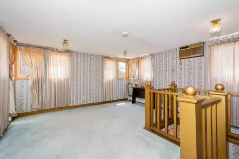 302 Maple St, Springfield, MA 01105 photo 25