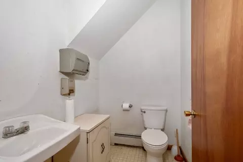 302 Maple St, Springfield, MA 01105 photo 14