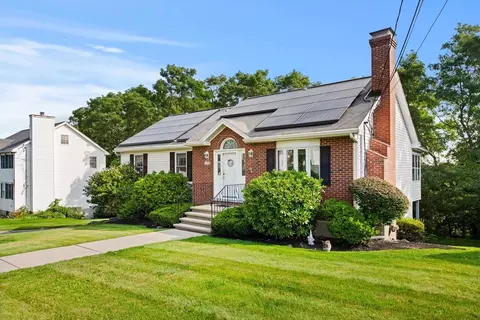 10 Lafayette Pl, Woburn, MA 01801