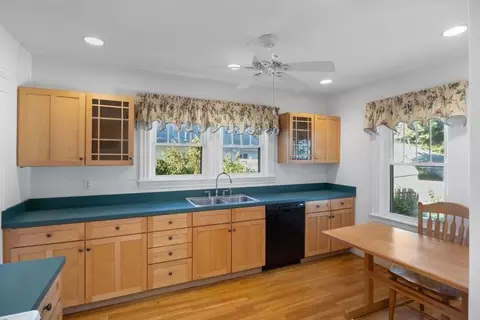 2 Mason St, Walpole, MA 02081 photo 9