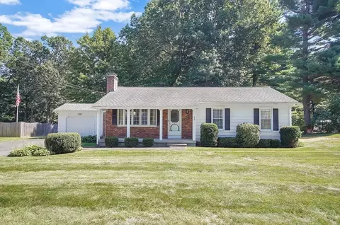 25 Colony Dr, Westfield, MA 01085