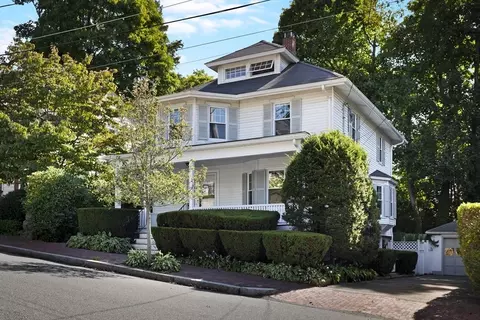 25 Pickett St, Beverly, MA 01915