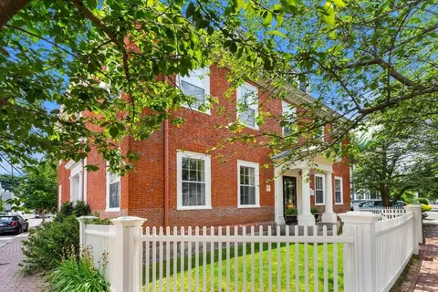 43 Federal St, Newburyport, MA 01950