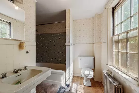 Bath - 129 Oak Hill Rd, Harvard, MA 01451 photo 1 of 1