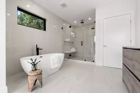 Bath - 29 Levbert Rd, Newton, MA 02459 photo 3 of 3