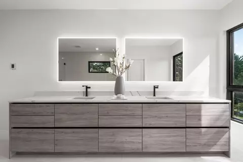 Bath - 29 Levbert Rd, Newton, MA 02459 photo 2 of 3