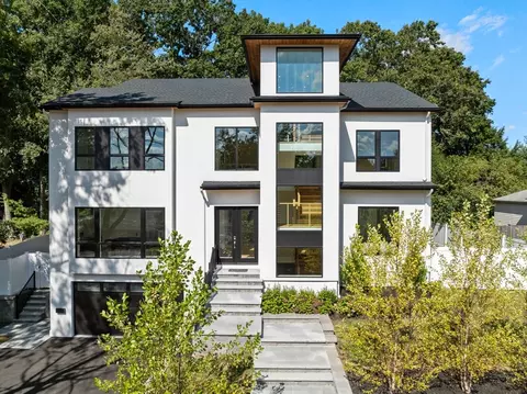 29 Levbert Rd, Newton, MA 02459