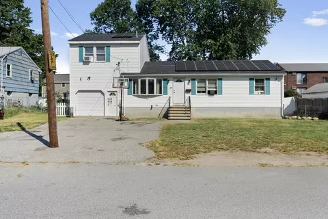 136 Commonwealth Ave, Lowell, MA 01852