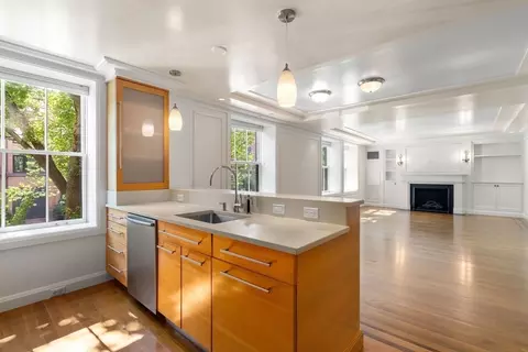 6 Arlington St #2M, Boston, MA 02116