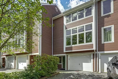 43 Greenridge Ln #43, Lincoln, MA 01773
