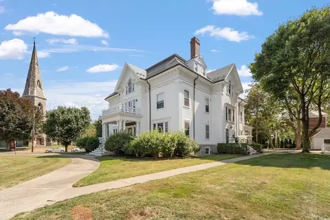 84 Eldredge St #2, Newton, MA 02458