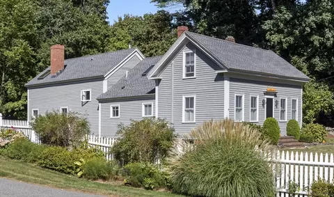 41 Washington St, Topsfield, MA 01983
