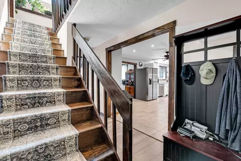 Entry Way - 14 Brown St, Spencer, MA 01562 photo 1 of 2