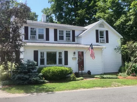 1127 N Hoosac Rd, Williamstown, MA 01267