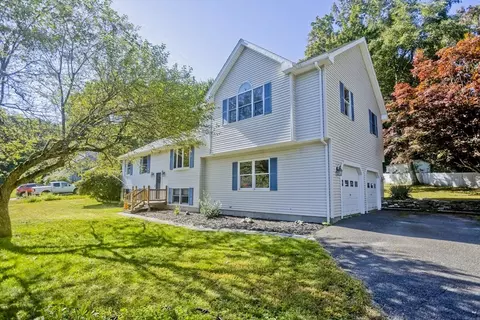 12 Clark St, Belchertown, MA 01007