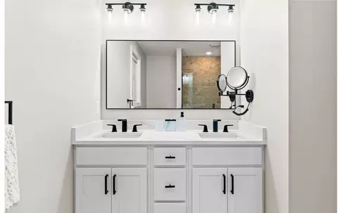 Bath - 16 High St, Ashburnham, MA 01430 photo 4 of 4
