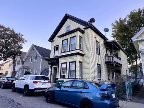 56 W 4th St, Lowell, MA 01850