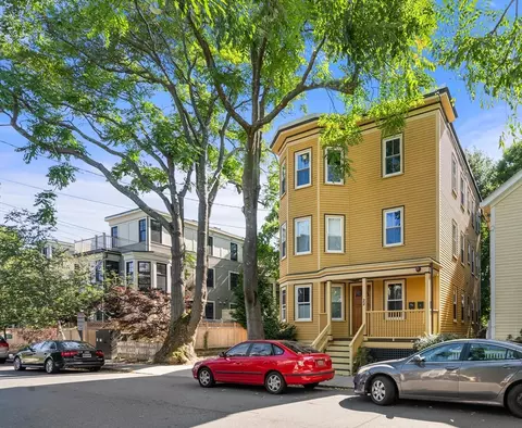 22 Decatur St #3, Cambridge, MA 02139