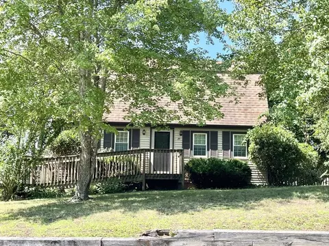 79 Colchester Dr, Plymouth, MA 02360