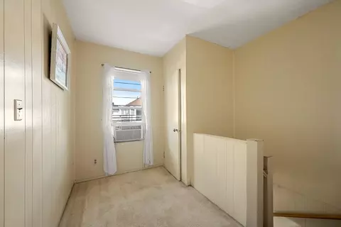 Entry Way - 18 Edith St, Everett, MA 02149 photo 3 of 3