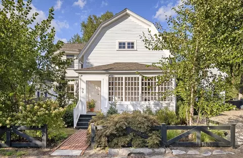 39 Cottage Ln #39, Concord, MA 01742