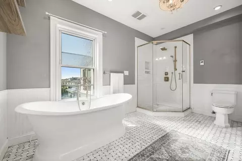 Bath - 18 S Munroe Ter, Boston, MA 02122 photo 3 of 4