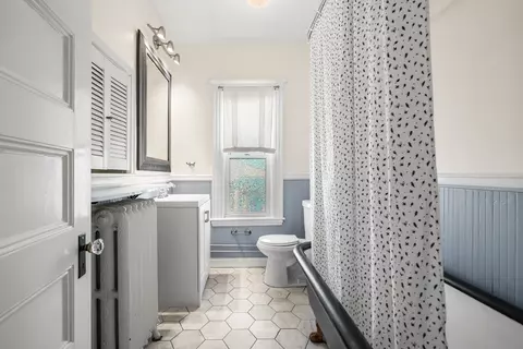 Bath - 18 S Munroe Ter, Boston, MA 02122 photo 4 of 4