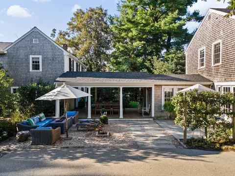 Exterior - 688 Main St, Hingham, MA 02043 photo 6 of 8
