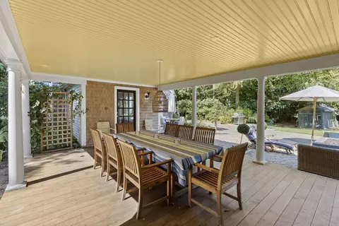 Exterior - 688 Main St, Hingham, MA 02043 photo 2 of 8