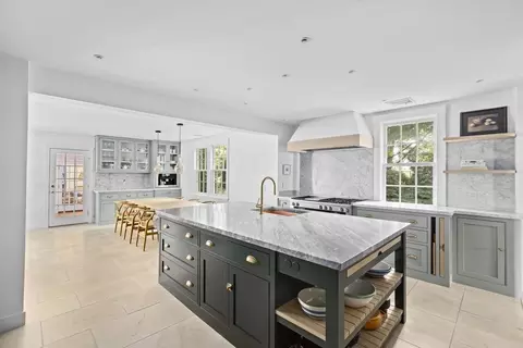 Kitchen - 688 Main St, Hingham, MA 02043 photo 3 of 5