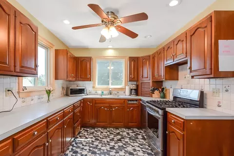 76 Needham St, Dedham, MA 02026 photo 9