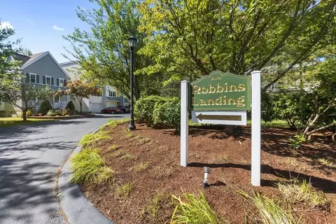 35 Collins St #75, Danvers, MA 01923 photo 2