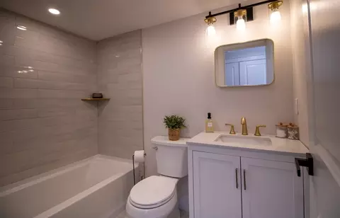 Bath - 31 Sargent St, Gloucester, MA 01930 photo 2 of 2