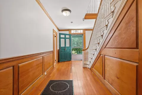 Entry Way - 49 Putnam Ave, Barnstable, MA 02635 photo 2 of 4