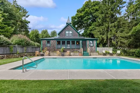 Exterior - 49 Putnam Ave, Barnstable, MA 02635 photo 2 of 6