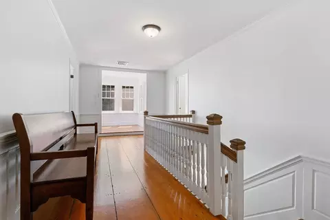 Entry Way - 49 Putnam Ave, Barnstable, MA 02635 photo 3 of 4