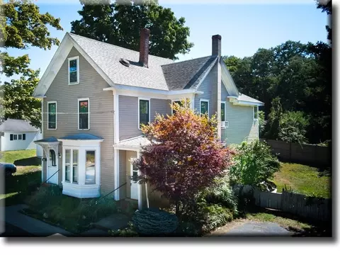 20 Thompson St, Amesbury, MA 01913