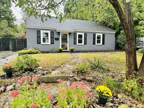 96 Ralph Mann Dr, Stoughton, MA 02072