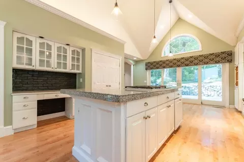 77 Walpole St, Dover, MA 02030 photo 7