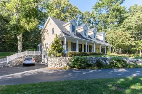 77 Walpole St, Dover, MA 02030 photo 3