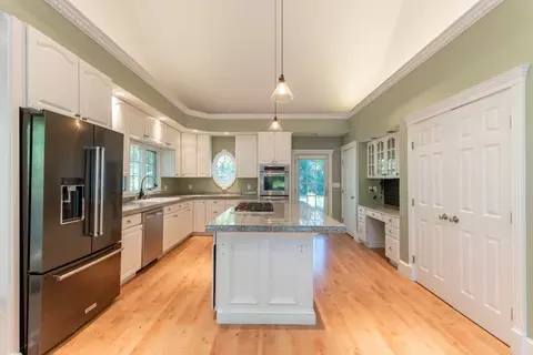 77 Walpole St, Dover, MA 02030 photo 8