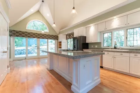 77 Walpole St, Dover, MA 02030 photo 5