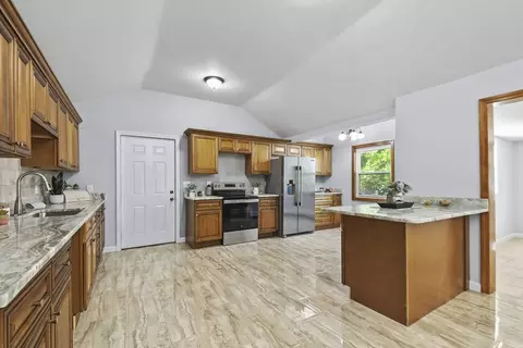 42 Douglas Rd, Webster, MA 01570 photo 9
