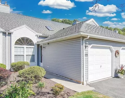 123 Brookfield Ln #123, Agawam, MA 01001