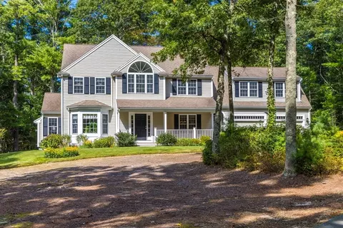 29 Halfway Pond Rd, Plymouth, MA 02360