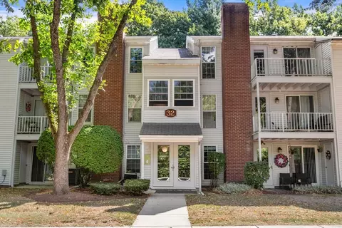 32 Walden Dr #19, Natick, MA 01760