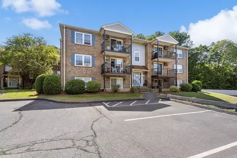610 S Franklin St #B303, Holbrook, MA 02343