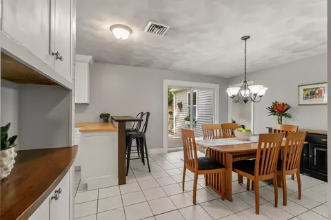 Dining - 10 Glenview Rd, Sharon, MA 02067 photo 2 of 2