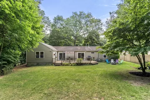 Exterior - 10 Glenview Rd, Sharon, MA 02067 photo 8 of 9