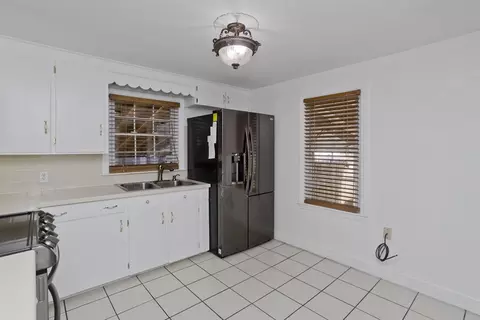 20 Rollins St, Springfield, MA 01109 photo 4